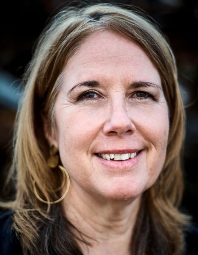 Gabriele Engelhardt, Fotografin und Bildhauerin, lebt und arbeitet in Karlsruhe.