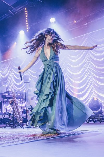 Joss Stone - Starke Stimme und gute Performance beim Zelt-Festival in Freiburg