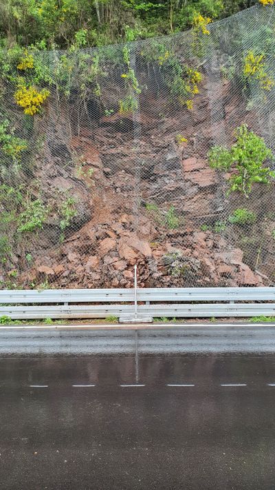 Hangrutsch an der B294 zwischen Oberwinden und Elzach