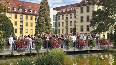 Start ins Berufsleben: 29 neue Auszubildende haben am 1. September 2026 ihre Ausbildung in den nicht-klinischen Bereichen des Universitätsklinikums Freiburg begonnen - z.B. in den Bereichen Logistik, Service und Verwaltung