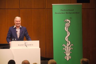 Oberbürgermeister Dietmar Späth begrüßte die Teilnehmer des Heilpraktiker-Kongresses, der seit vielen Jahren ein fester Bestandteil des Baden-Badener Veranstaltungskalenders ist