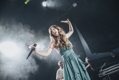 Joss Stone - Starke Stimme und gute Performance beim Zelt-Festival in Freiburg