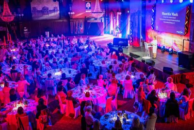 Mauritia Mack begrüßte die Frauen