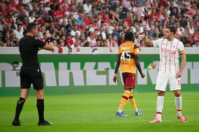 SC Freiburg zieht souverän in die Conference League ein / Andreas Braun