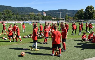 Trainieren wie die Profis –Füchsle - Tage in der Freiburger Fußballschule