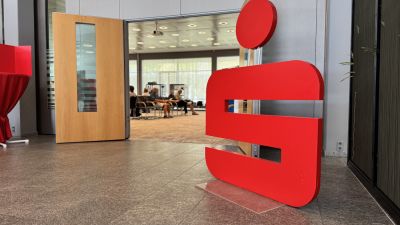 Zahlreiche Menschen beteiligten sich an der 21. Blutspendeaktion in der Sparkassen-Zentrale