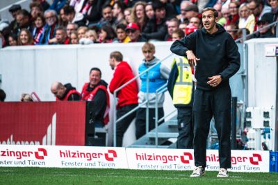 Freiburgs Trainer Julian Schuster