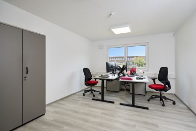 Büro: Die neuen Büroräume bieten moderne Arbeitsplätze und deutlich mehr Platz als am bisherigen Standort.