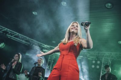 Beatrice Egli - ein Konzert voller Schwung und Lebensfreude beim Open Air im Park in Bad Krozingen