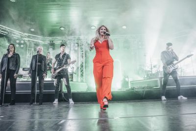 Beatrice Egli - ein Konzert voller Schwung und Lebensfreude beim Open Air im Park in Bad Krozingen