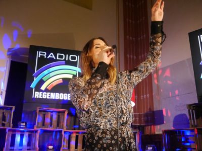 Das ehemalige Spice Girl Melanie C hat ein Privatkonzert exklusiv für nur 100 Hörer von Radio Regenbogen im Restaurant „Rex 3“ in Emmendingen gegeben.