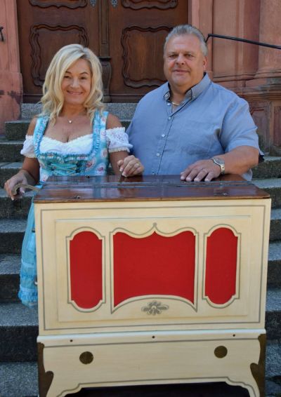 Orgelkoch Stadtrainsee mit Brecht-Drehorgel