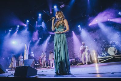 Joss Stone - Starke Stimme und gute Performance beim Zelt-Festival in Freiburg