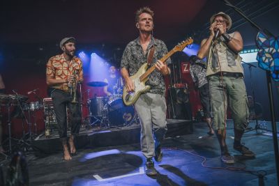 Malaka Hostel - musikalische “World Language” beim Zelt Festival in Freiburg