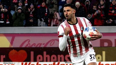 Vincenzo Grifo verwandelte den fälligen Strafstoß sicher, wodurch Freiburg zum 1:1 ausglich