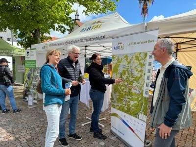 Bettina Reitze-Lotz Albtal Plus, Bürgermeister von Dobel Christoph Schaack, Bürgermeister von Bad Herrenalb Klaus Hoffmann, Nadine Moderny Kurverwaltung Dobel