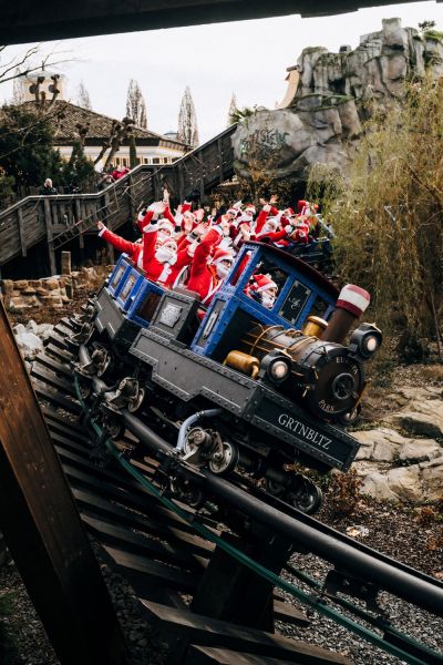 Im österreichischen Themenbereich versprühten sie im Familienklassiker Alpenexpress „Enzian“ winterliche Stimmung