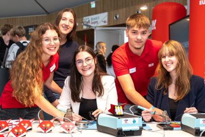 Über 90 Aussteller und Showacts machen Wissenschaft und Technologie hautnah erlebbar