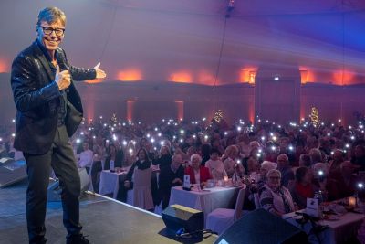 Hansy Vogt begeistert mit seinem Auftritt die über 700 Gäste