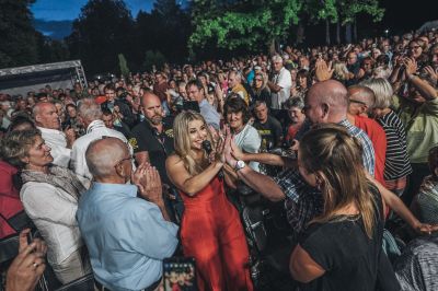Beatrice Egli - ein Konzert voller Schwung und Lebensfreude beim Open Air im Park in Bad Krozingen