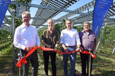 v.l.n.r: Einweihung/Eröffnung Durchschneiden des Bandes Ulrich von Kirchbach, Thekla Walker, Heinz-Werner Hölscher und Edgar Gimbel