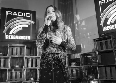 Das ehemalige Spice Girl Melanie C hat ein Privatkonzert exklusiv für nur 100 Hörer von Radio Regenbogen im Restaurant „Rex 3“ in Emmendingen gegeben.
